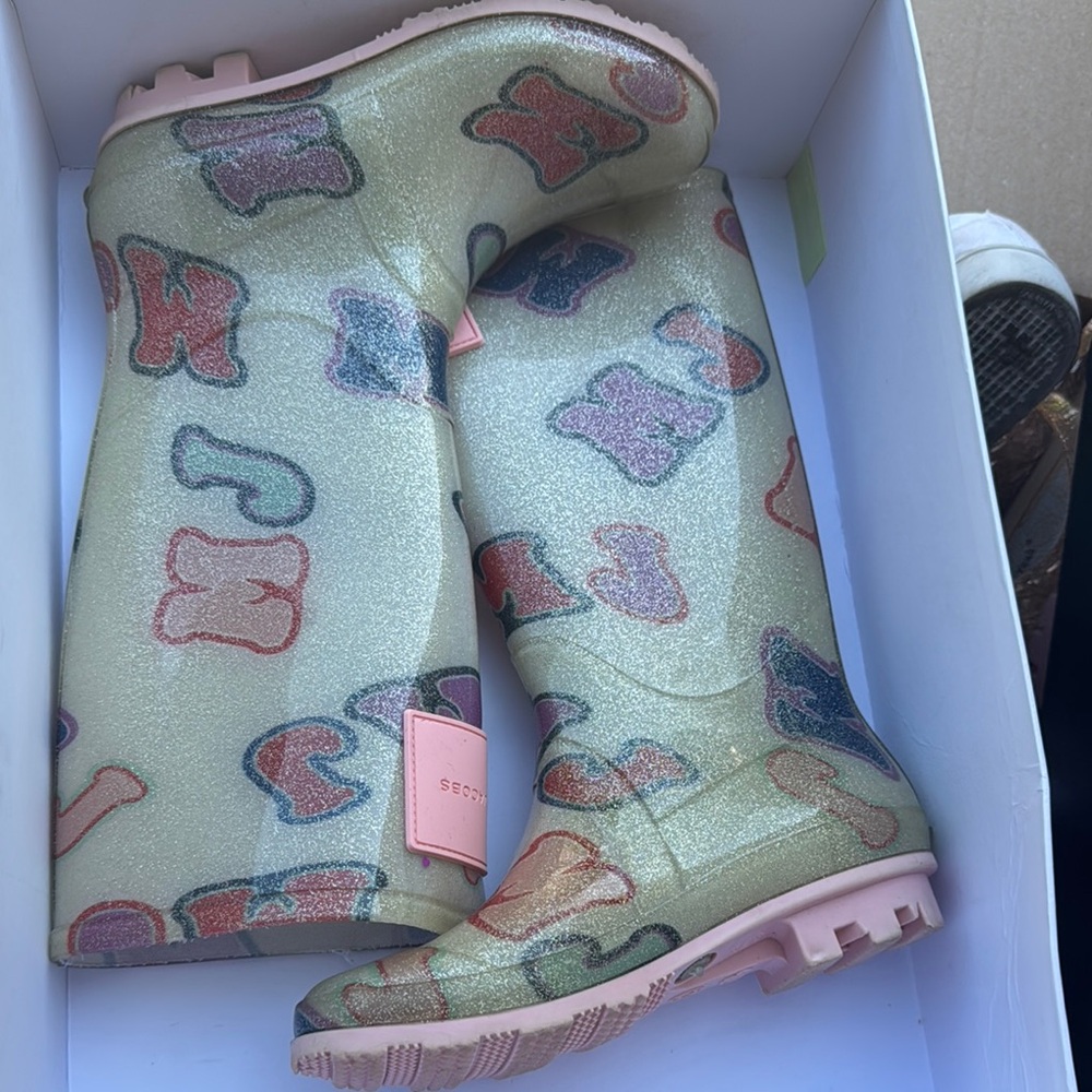 Kids Glitter Rain Boots with Multicolor Design